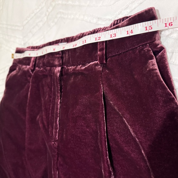 LOFT Pleated Tapered Pants in Velvet - size 6 - Picture 11 of 11